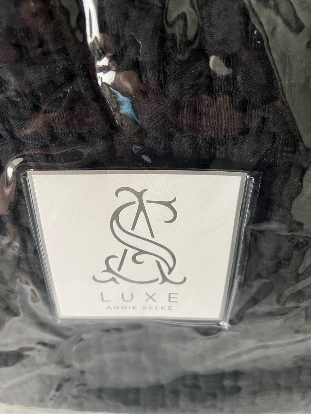Annie Selke Luxe Black blanket
